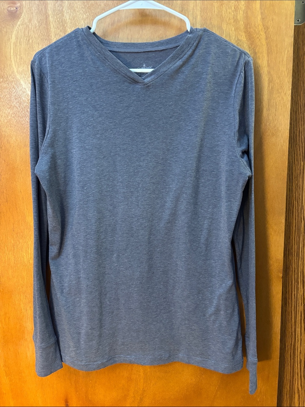 Cuddl Duds Active Layer Women's Long-Sleeve V-Neck Tee in Charcoal Gray Large